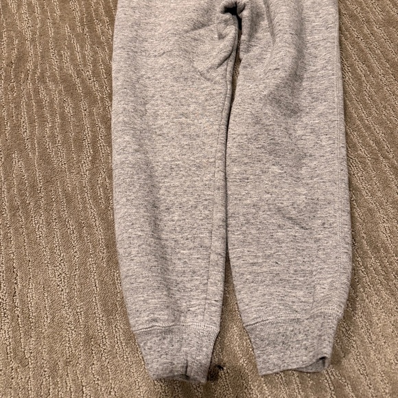 Uniqlo fleece lined jogger Kid size 7/8 - Picture 3 of 4